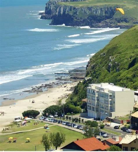 Kitnet K1 Em Torres-Rs - Na Mais Bela Praia Gaucha - Cozinha - Banheiro - Ar Condicionado - Smart Tv 32' - Wi-Fi - Anfitria Superhost No Bnb Buitenkant foto