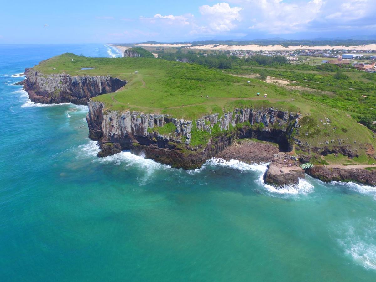 Kitnet K1 Em Torres-Rs - Na Mais Bela Praia Gaucha - Cozinha - Banheiro - Ar Condicionado - Smart Tv 32' - Wi-Fi - Anfitria Superhost No Bnb Buitenkant foto