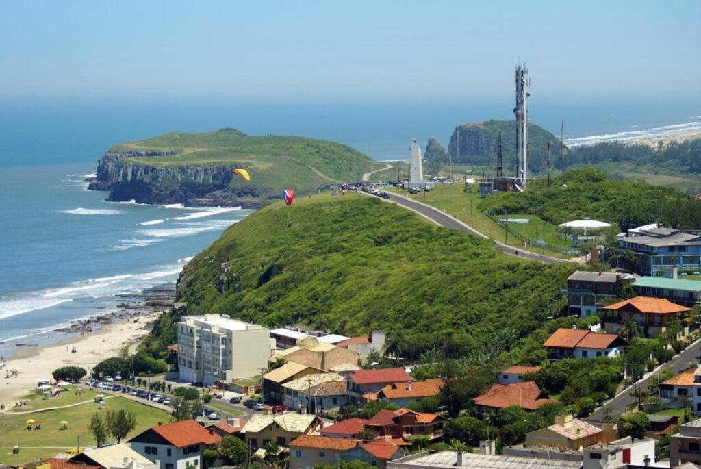 Kitnet K1 Em Torres-Rs - Na Mais Bela Praia Gaucha - Cozinha - Banheiro - Ar Condicionado - Smart Tv 32' - Wi-Fi - Anfitria Superhost No Bnb Buitenkant foto